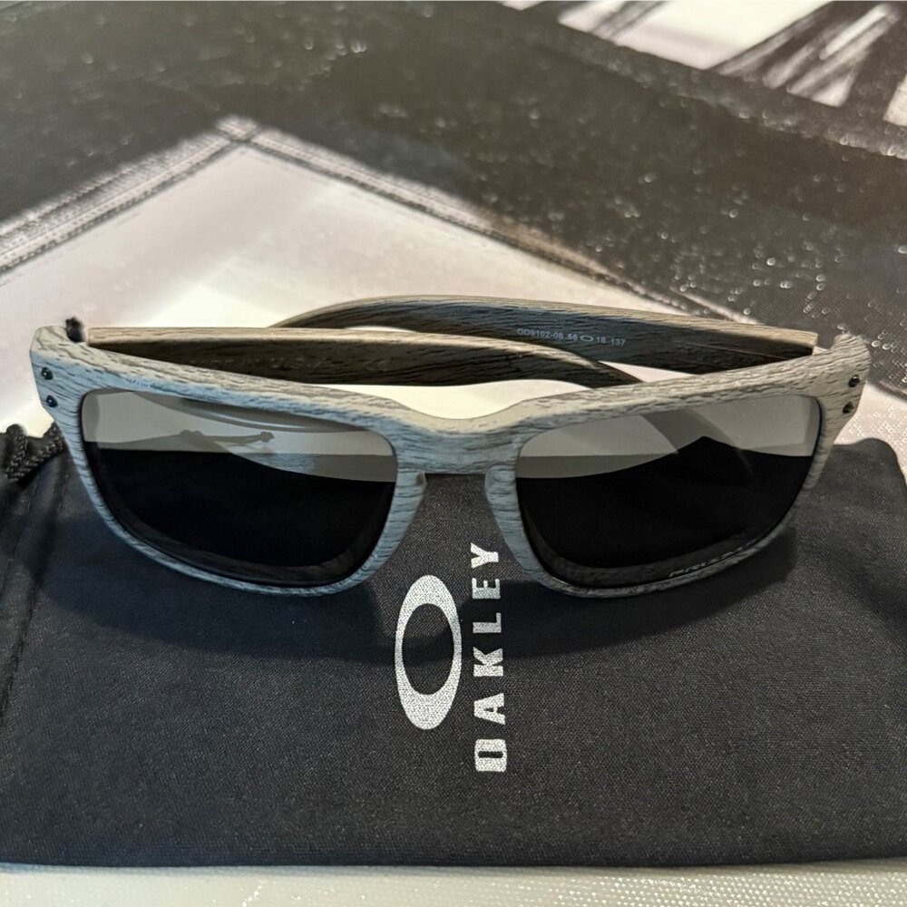 OO9102 Oakley Holbrook Woodgrain Prizm Polarized Sunglasses - Picture 13 of 13
